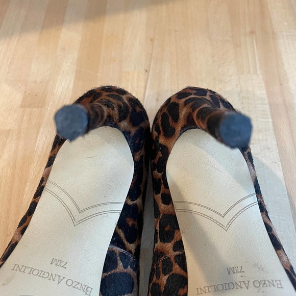 Enzo Angiolini Pony Hair Cheetah Pumps Esamendra - Picture 4 of 9
